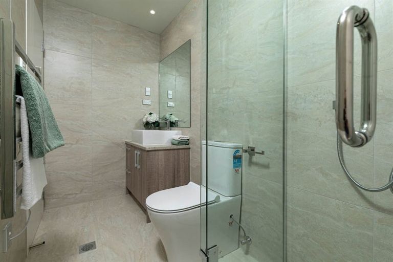 Photo of property in 21 Korokio Lane, Henderson, Auckland, 0612