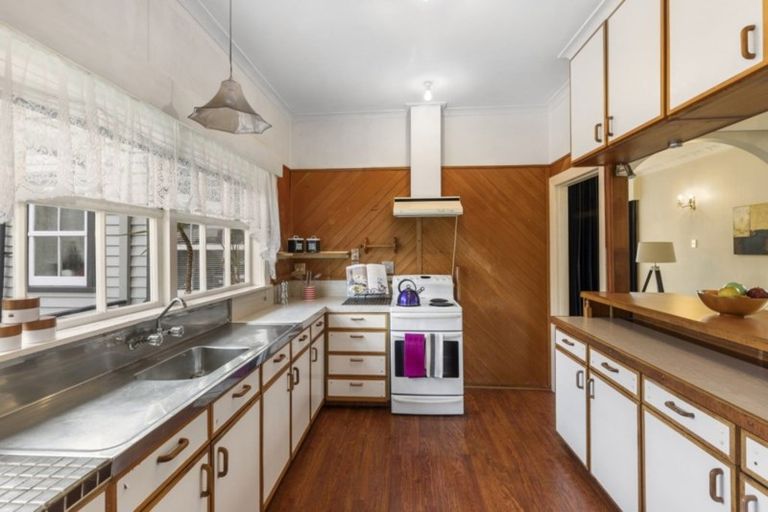 Photo of property in 28 Cudby Street, Woburn, Lower Hutt, 5011