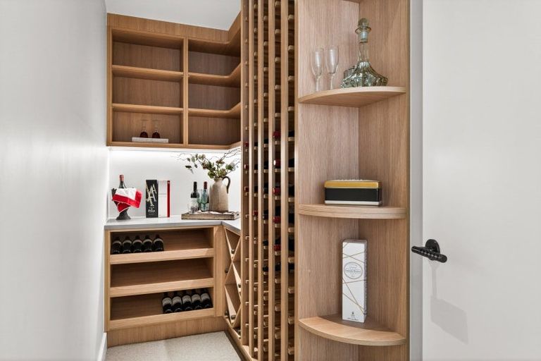 Photo of property in 52 Beach Road, Castor Bay, Auckland, 0620