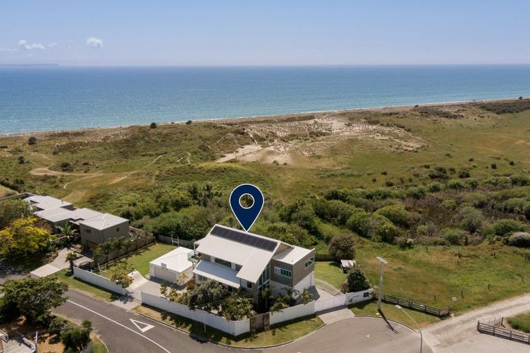 Photo of property in 1343 Papamoa Beach Road, Papamoa Beach, Papamoa, 3118