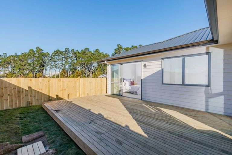 Photo of property in 8 Moemoea Avenue, Kumeu, 0810