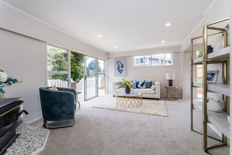 Photo of property in 31 Weatherly Road, Torbay, Auckland, 0630