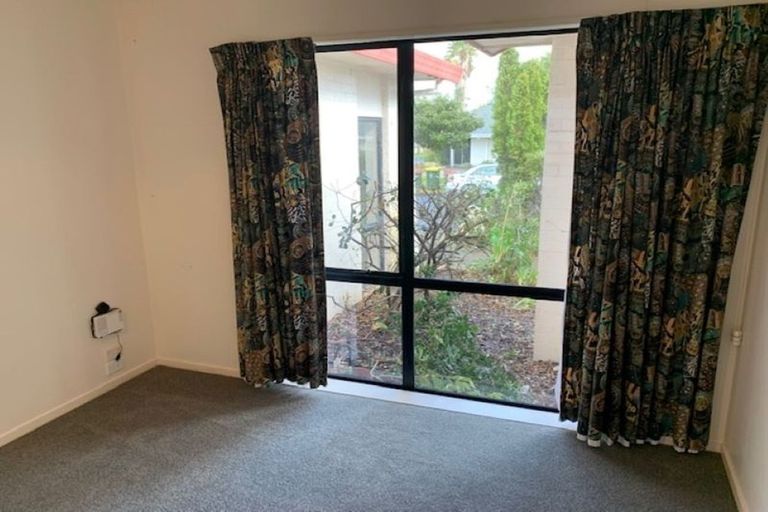 Photo of property in 59 Matterhorn Crescent, Northpark, Auckland, 2013