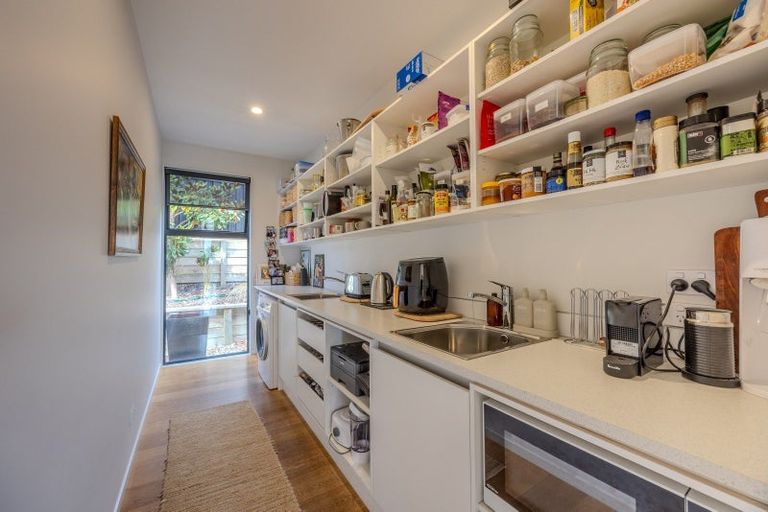 Photo of property in 16 Sapphire Spring Rise, Wanaka, 9305