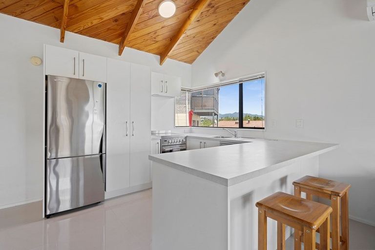 Photo of property in 23 Marchant Place, Westown, New Plymouth, 4310