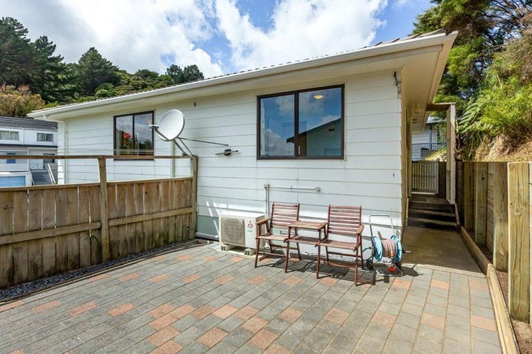 Photo of property in 49 Omapere Street, Whitby, Porirua, 5024