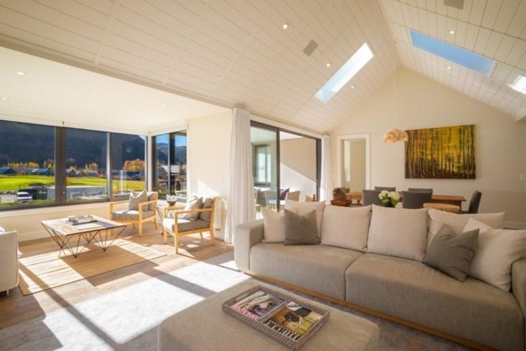 Photo of property in 7 Ogilvie Lane, Arrowtown, 9371