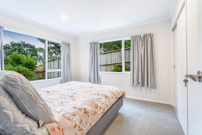 Photo of property in 111 Colwill Road, Massey, Auckland, 0614