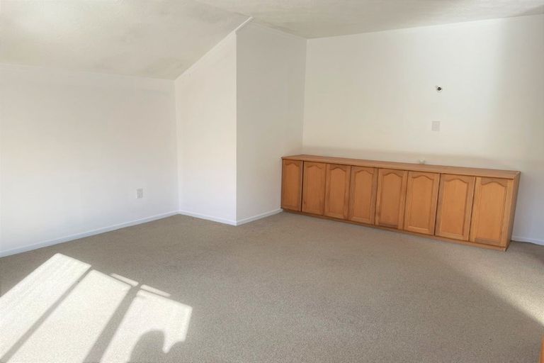 Photo of property in 5 Orinda Close, Botany Downs, Auckland, 2010