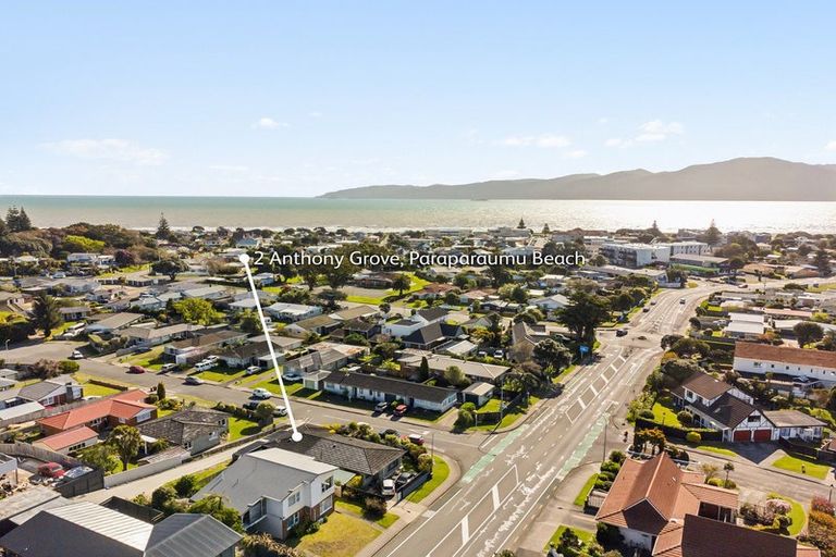 Photo of property in 2 Anthony Grove, Paraparaumu Beach, Paraparaumu, 5032
