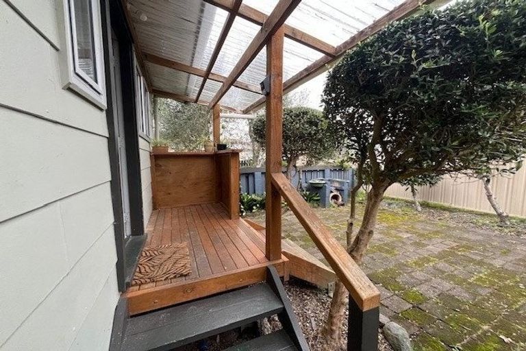 Photo of property in 2/8 Putney Place, Ranui, Auckland, 0612