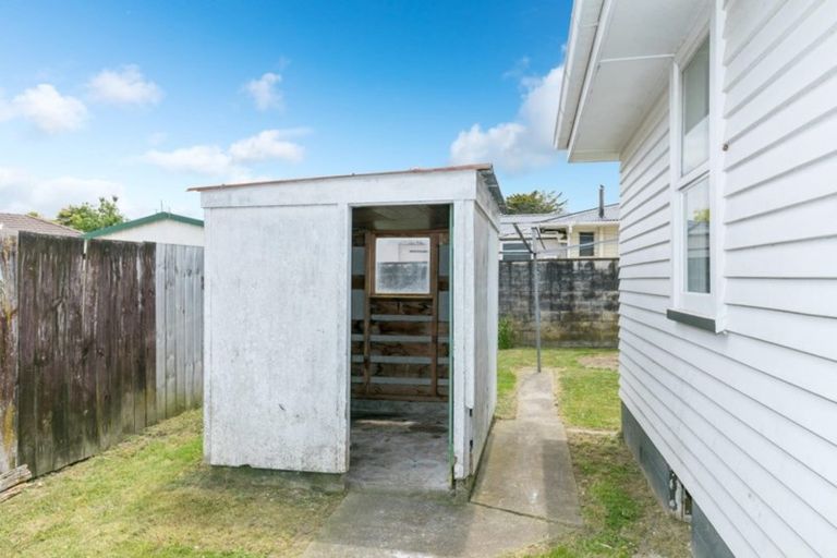 Photo of property in 5 Minifie Avenue, Melville, Hamilton, 3206