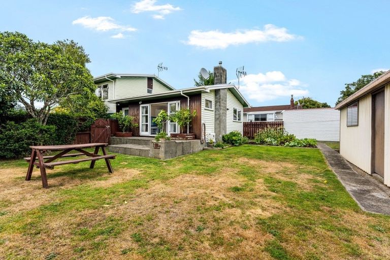 Photo of property in 1 Ruapae Grove, Trentham, Upper Hutt, 5018