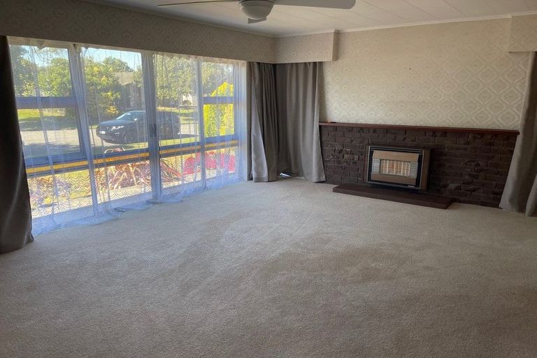 Photo of property in 43 Meadowbrook Drive, Cloverlea, Palmerston North, 4412