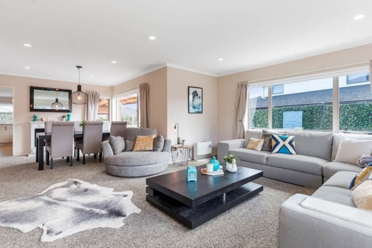 Photo of property in 9 Breon Place, Flat Bush, Auckland, 2016