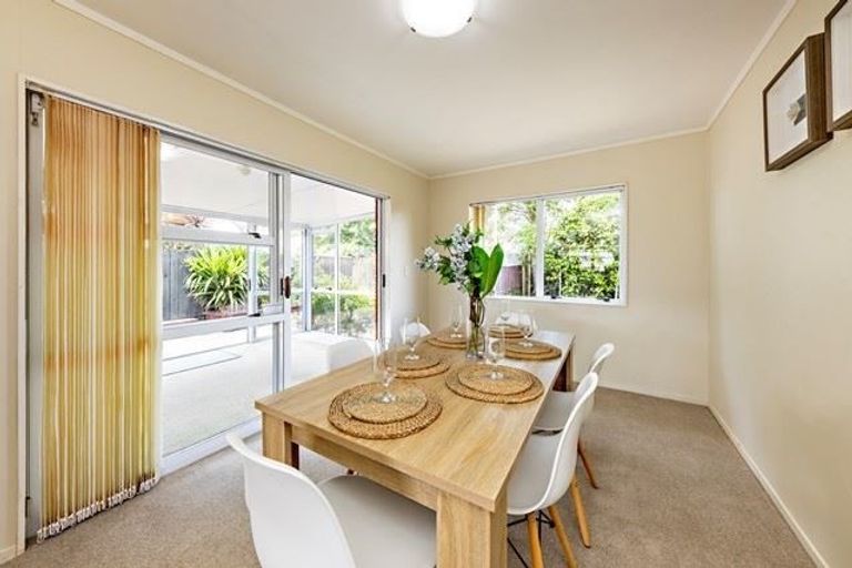 Photo of property in 56 Rushgreen Avenue, Pahurehure, Papakura, 2113