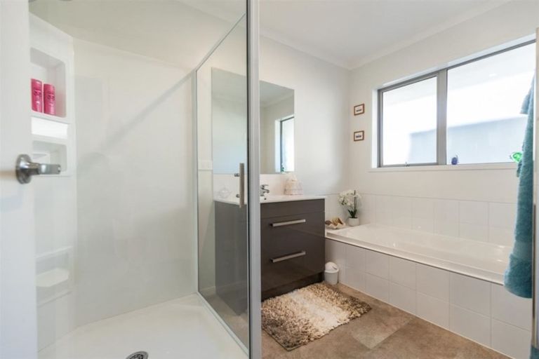 Photo of property in 23 Myles Way, Lower Shotover, Queenstown, 9304