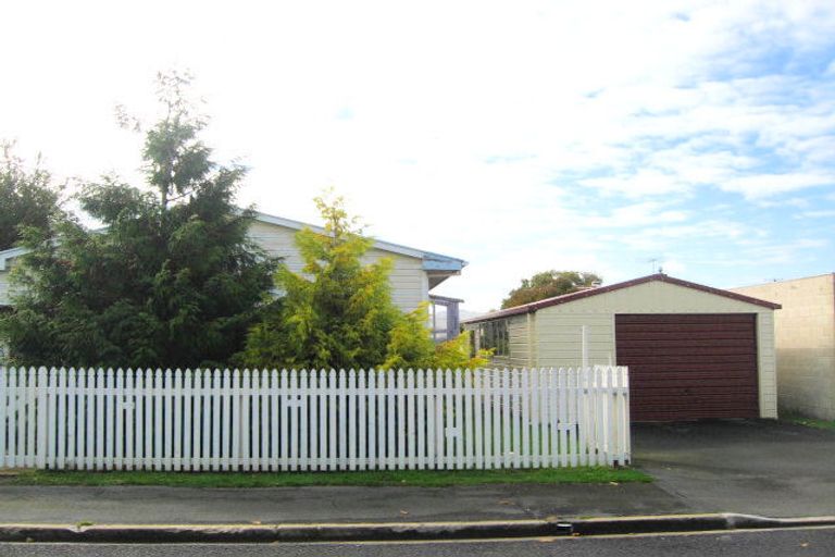 Photo of property in 1 Carlyle Road, Mosgiel, 9024