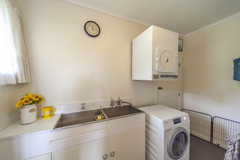 Photo of property in 34 Domain Road, Waipawa, 4210