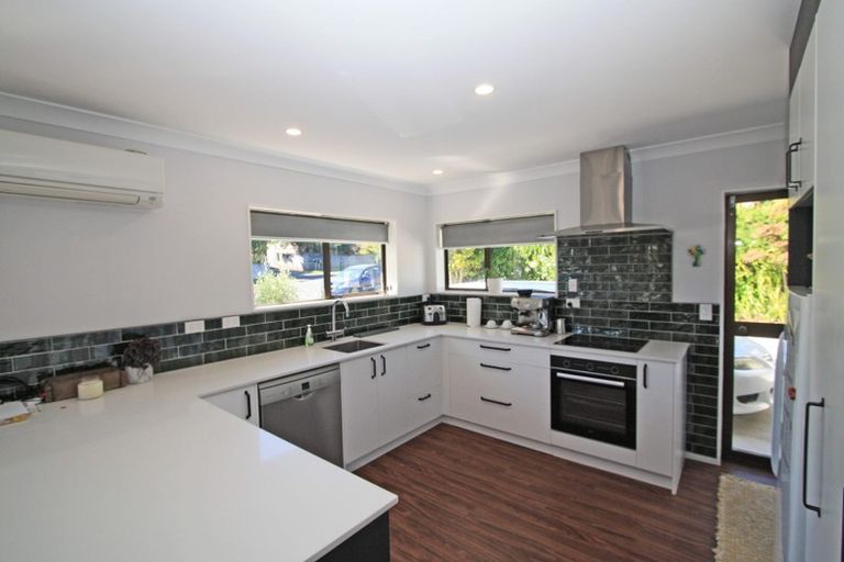 Photo of property in 32 Branch Road, Highlands Park, New Plymouth, 4312