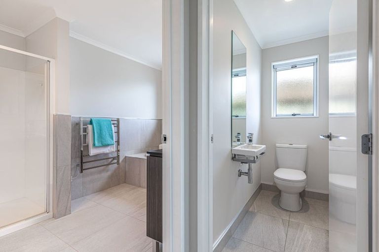 Photo of property in 44 Mackay Drive, Greenhithe, Auckland, 0632