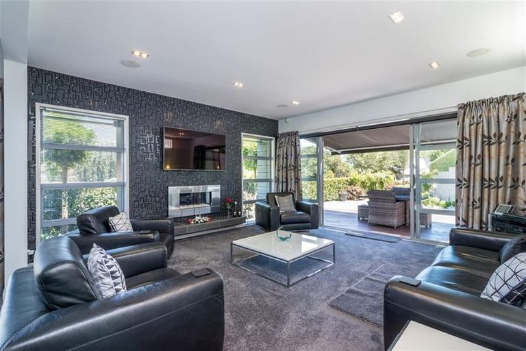 Photo of property in 47 Shalamar Drive, Cashmere, Christchurch, 8022
