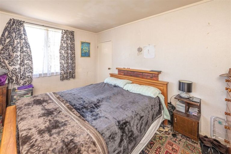 Photo of property in 35 Egmont Street, Castlecliff, Whanganui, 4501