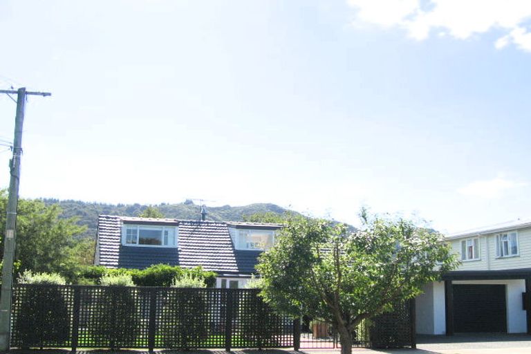 Photo of property in 9 Oak Street, Ebdentown, Upper Hutt, 5018