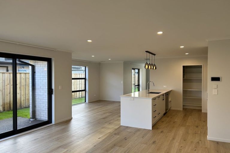 Photo of property in 4 Crosado Place, Rolleston, 7614