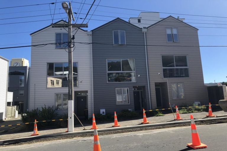 Photo of property in 7/15 Roxburgh Street, Mount Victoria, Wellington, 6011