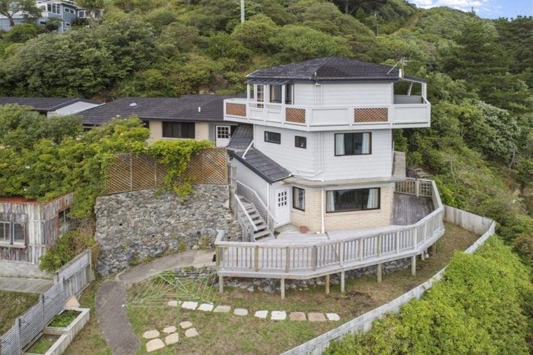 Photo of property in 98 View Road, Houghton Bay, Wellington, 6023