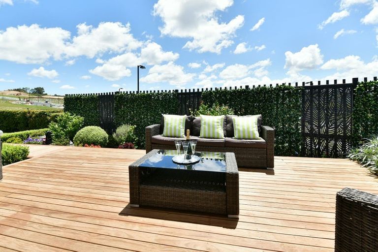 Photo of property in 19 Maka Terrace, Orewa, 0931