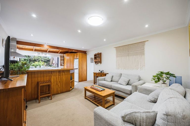 Photo of property in 72 Crows Road, Swanson, Auckland, 0614