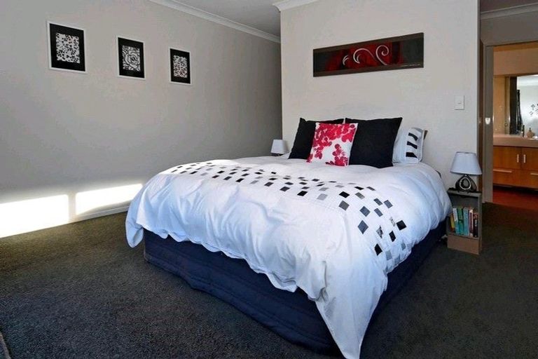 Photo of property in 36 Little Oaks Drive, Yaldhurst, Christchurch, 8042