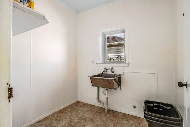 Photo of property in 31 Jackson Street, College Estate, Whanganui, 4500