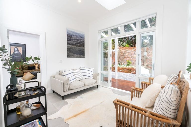 Photo of property in 15 Wesley Road, Kelburn, Wellington, 6012