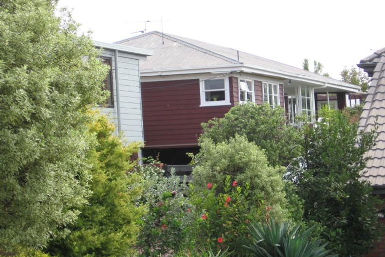 Photo of property in 1/25 Park Rise, Campbells Bay, Auckland, 0630