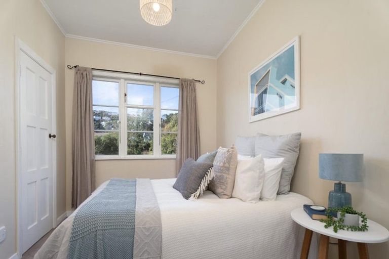 Photo of property in 35 Hindmarsh Street, Johnsonville, Wellington, 6037