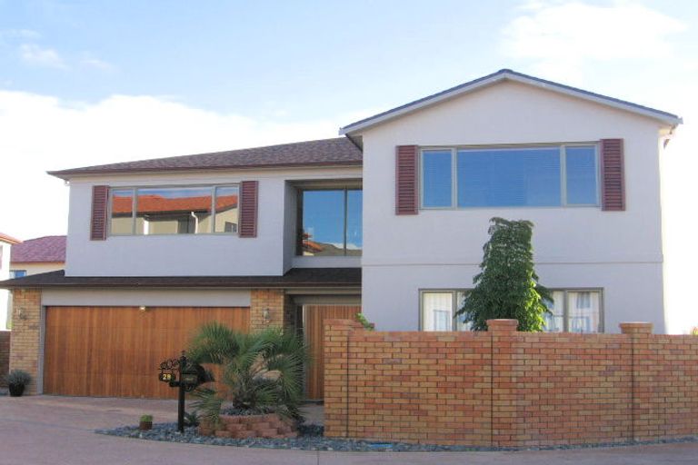 Photo of property in 28 Kaseng Place, East Tamaki Heights, Auckland, 2016