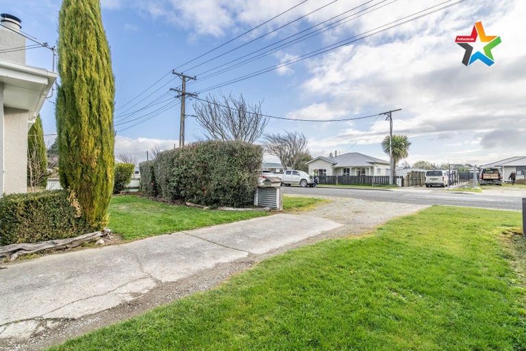 Photo of property in 15 Park Street, Winton, 9720