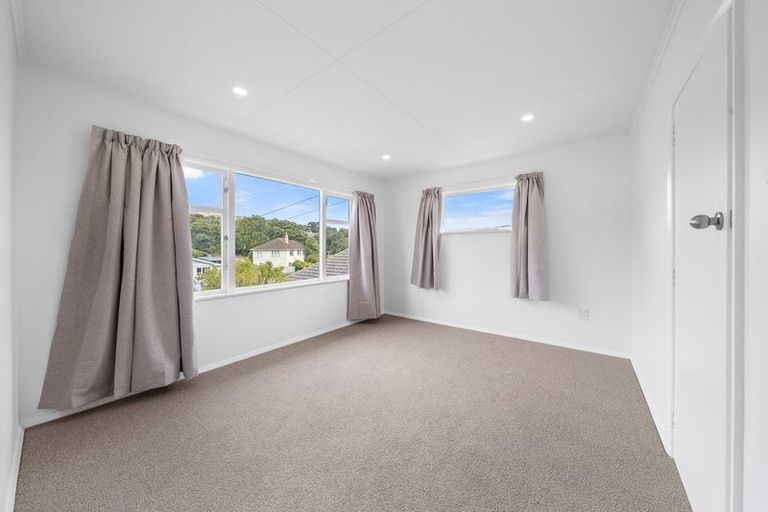 Photo of property in 8 Hampshire Street, Cannons Creek, Porirua, 5024
