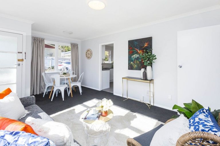 Photo of property in 1/29 Hillside Drive, Maoribank, Upper Hutt, 5018