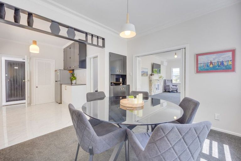 Photo of property in 42 Ashleigh Crescent, Miramar, Wellington, 6022