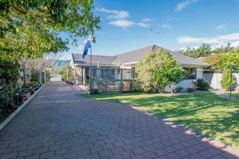 Photo of property in 53 Weggery Drive, Waikanae Beach, Waikanae, 5036