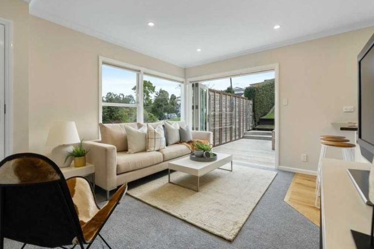 Photo of property in 1/99 Mountbatten Avenue, Hillcrest, Auckland, 0627
