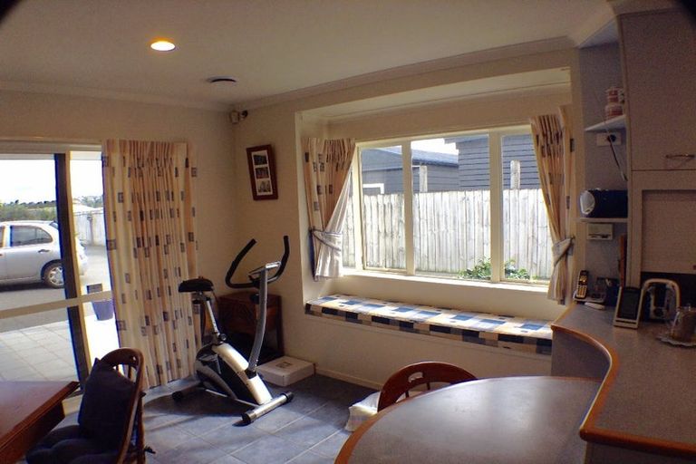 Photo of property in 1/174 Centreway Road, Orewa, 0931