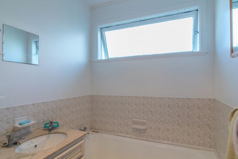 Photo of property in 17 Caribou Place, Kingston, Wellington, 6021