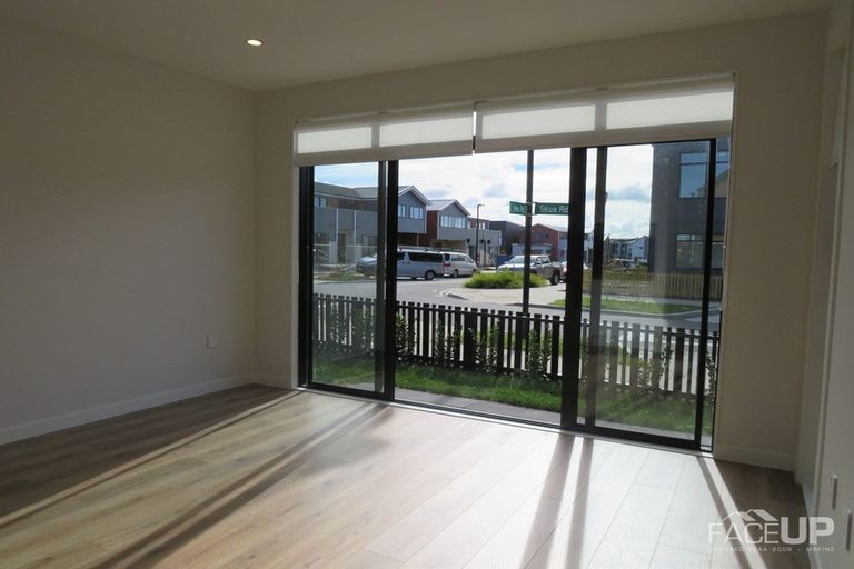 Photo of property in 28 Hea Road, Hobsonville, Auckland, 0616