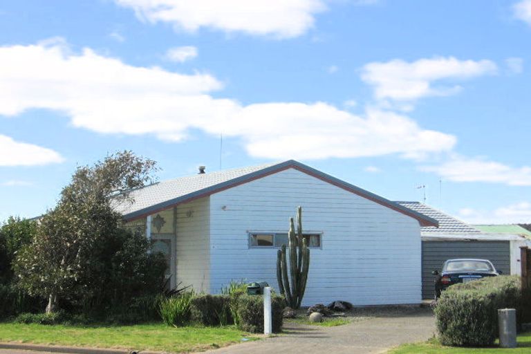 Photo of property in 5 Low Avenue, Foxton Beach, Foxton, 4815