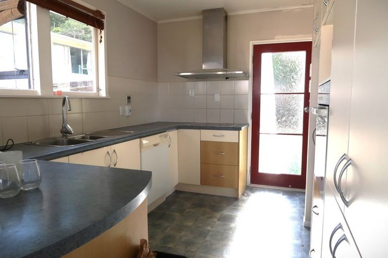 Photo of property in 44 Acacia Avenue, Maungaraki, Lower Hutt, 5010